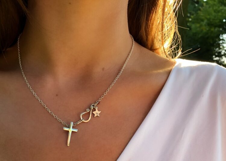 Crosses 750x535 1 - Styles of Christian-Themed Jewelry and Tips for Choosing